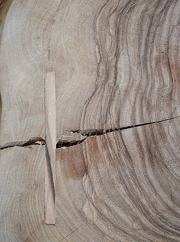 Es sind vorallem die natürlichen Werkstoffe, die den Geist des Wabi Sabi in sich tragen wie beispielsweise Holz.