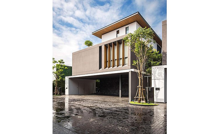 modern one-family house Issara